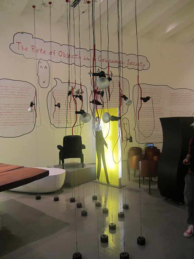 Lampada Parentesi Triennale Design Museum Milano