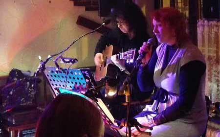 Carina und Doc im Bistro Sitte