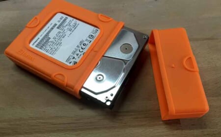Schutzhülle und Gehäuse für SATA-Festplatten