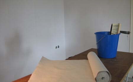Wohnzimmer renovieren: Mit diesen Kosten sollte man kalkulieren