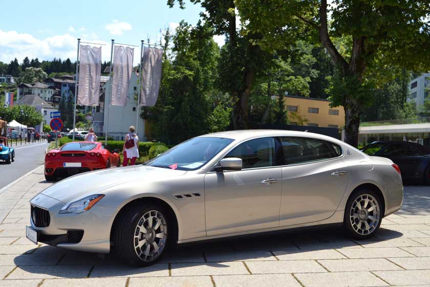 Von der Formensprache ganz ähnlich: Der Maserati Quattroporte