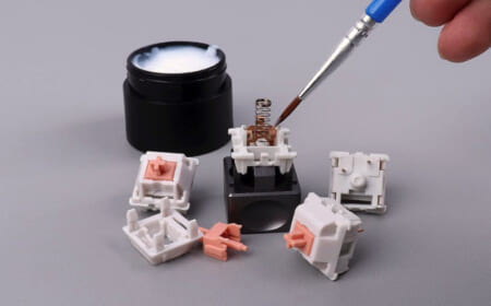Mechanische Tastatur fetten und Gummiringe einsetzen